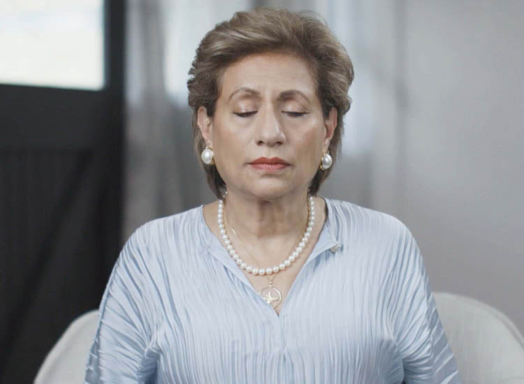 Follow Farida Irani as she guides us through a mindful affirmation practice.